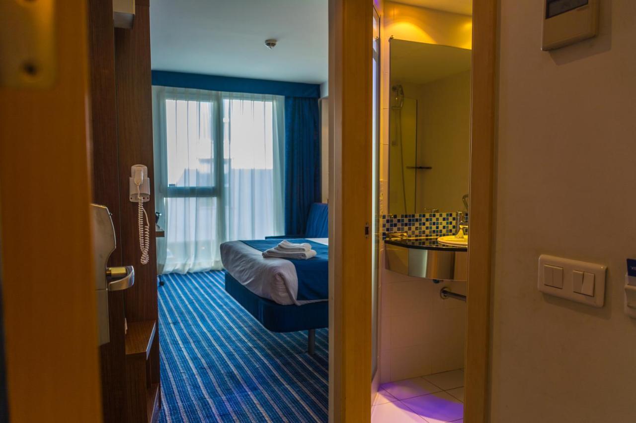 Holiday Inn Express Madrid Leganes By Ihg Zewnętrze zdjęcie